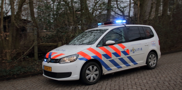Politieauto te water bij achtervolging in Haarlem