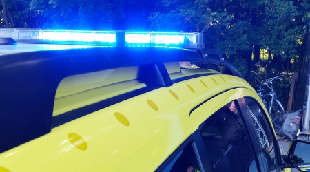 Boze man slaat ambulancepersoneel in Rotterdam