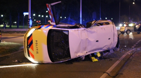 Agenten gewond na crash tijdens spoedrit in Den Bosch