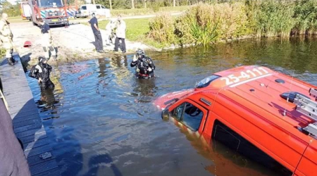 Brandweer Almere duikt eigen voertuig op