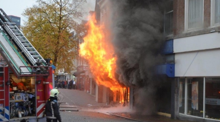 Brand Leeuwarden: goed optreden hulpverleners, gebouwen voldeden niet