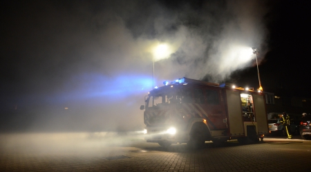 Twee brandweerlieden onwel bij grote brand in Goes