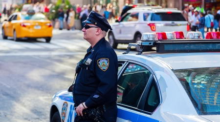 New York: kliklijn moet politiemoorden met grote geldbedragen oplossen