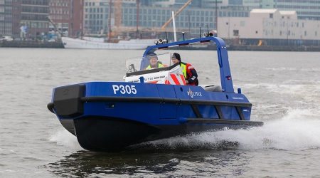 Politie neemt eerste schip uit nieuwe reeks in gebruik