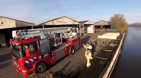Duikoefening gefilmd door de ogen van brandweerduikers