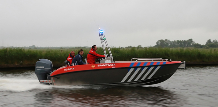 Nieuwe brandweerboten op de Friese wateren
